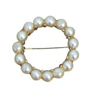 Vintage 1960s Pearl Circle Pin, Classic Gold Tone Brooch